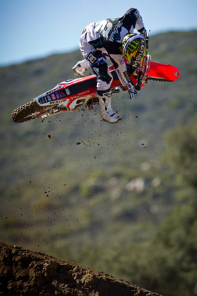 kliknut�m zav�i okno